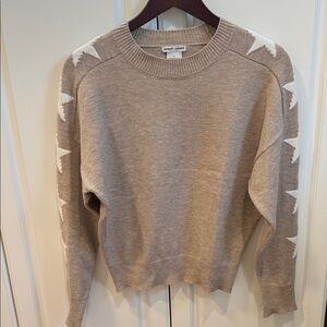 SWEET ROMEO
Star Print Sleeve Sweater In Latte/White